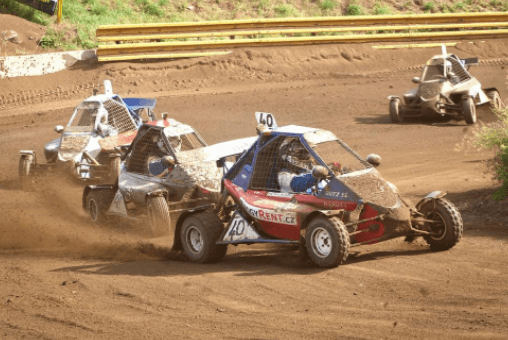 Jízda v závodní buggy na autokrosové dráze