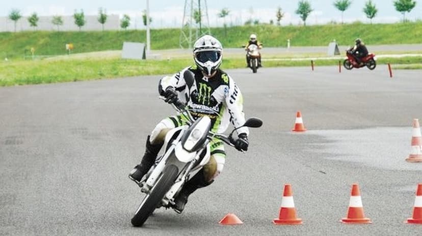 Kurz bezpečné jízdy na motorce