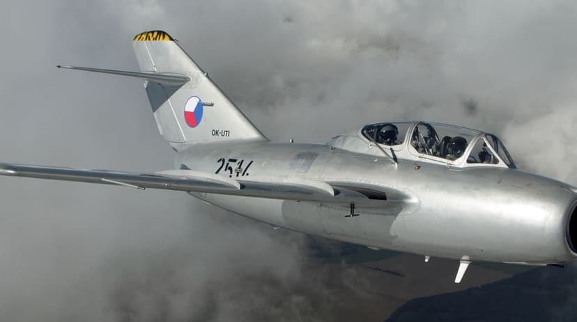 Seznamovací let unikátní českou stíhačkou MiG-15
