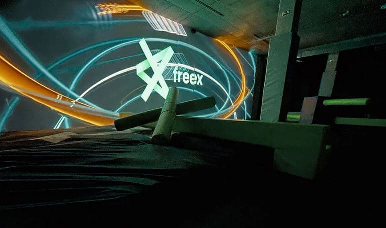 FREEX – interaktivní trampolínový park