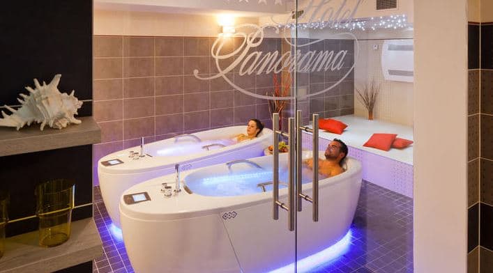 Vstup do relaxační wellness vany