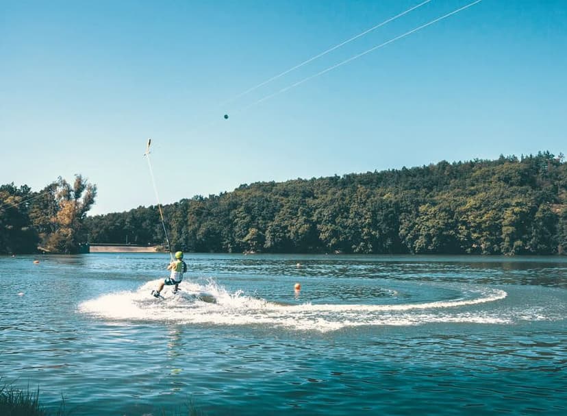 Pronájem wakeboard vleku s vybavením