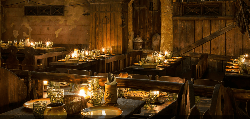 Historická show, tříchodové menu a  nápoje