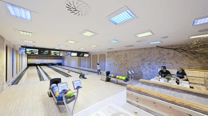 Bowling ve Stone bowling baru 